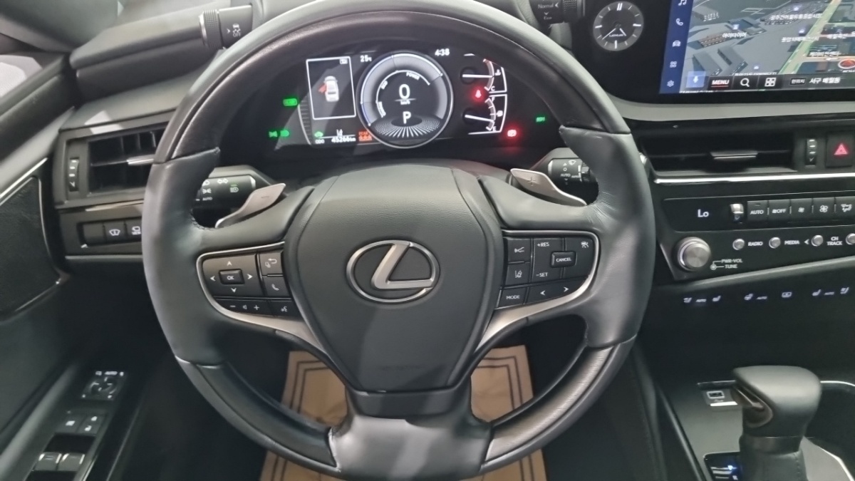 Lexus ES, 2023 — фото 12 из 12