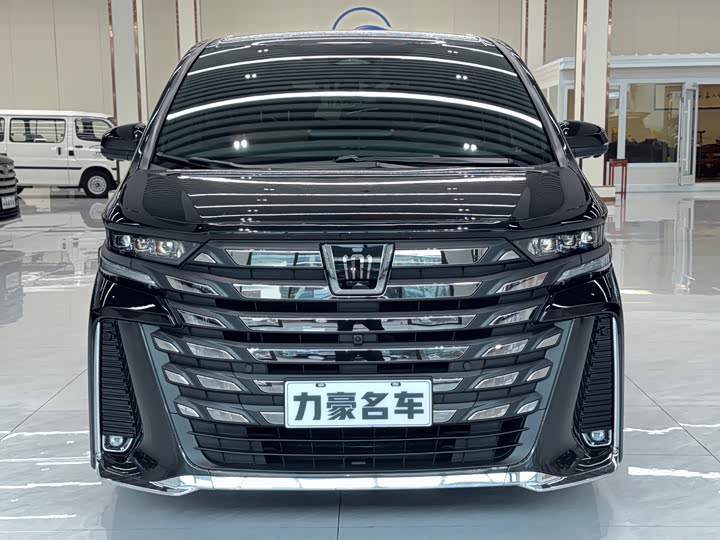 Toyota Vellfire, 2025 — фото 2 из 9
