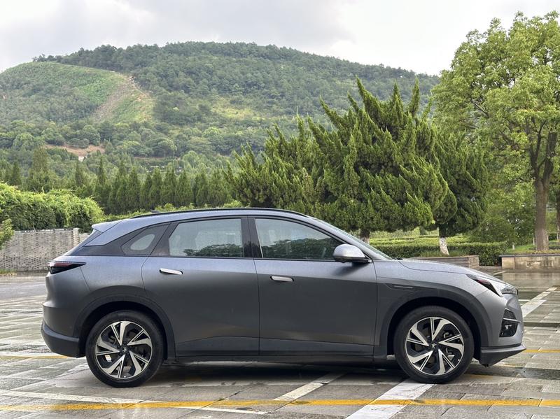 BAIC Arcfox Alpha T5, 2024 — фото 6 из 12