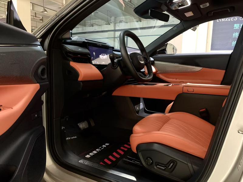 Lynk & Co 08 EM-P Hybrid, 2025 — фото 8 из 10