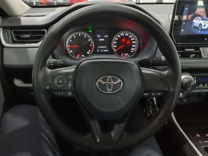 Toyota Wildlander, 2023 — фото 10 из 12