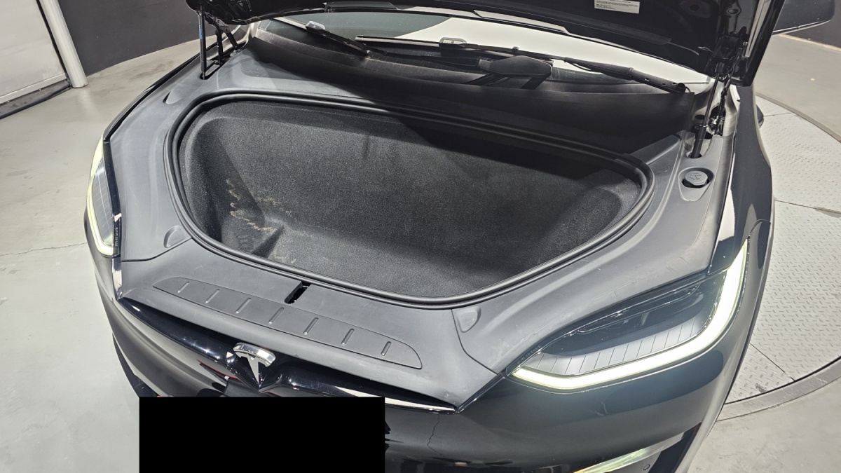 Tesla Model X, 2025 — фото 6 из 12
