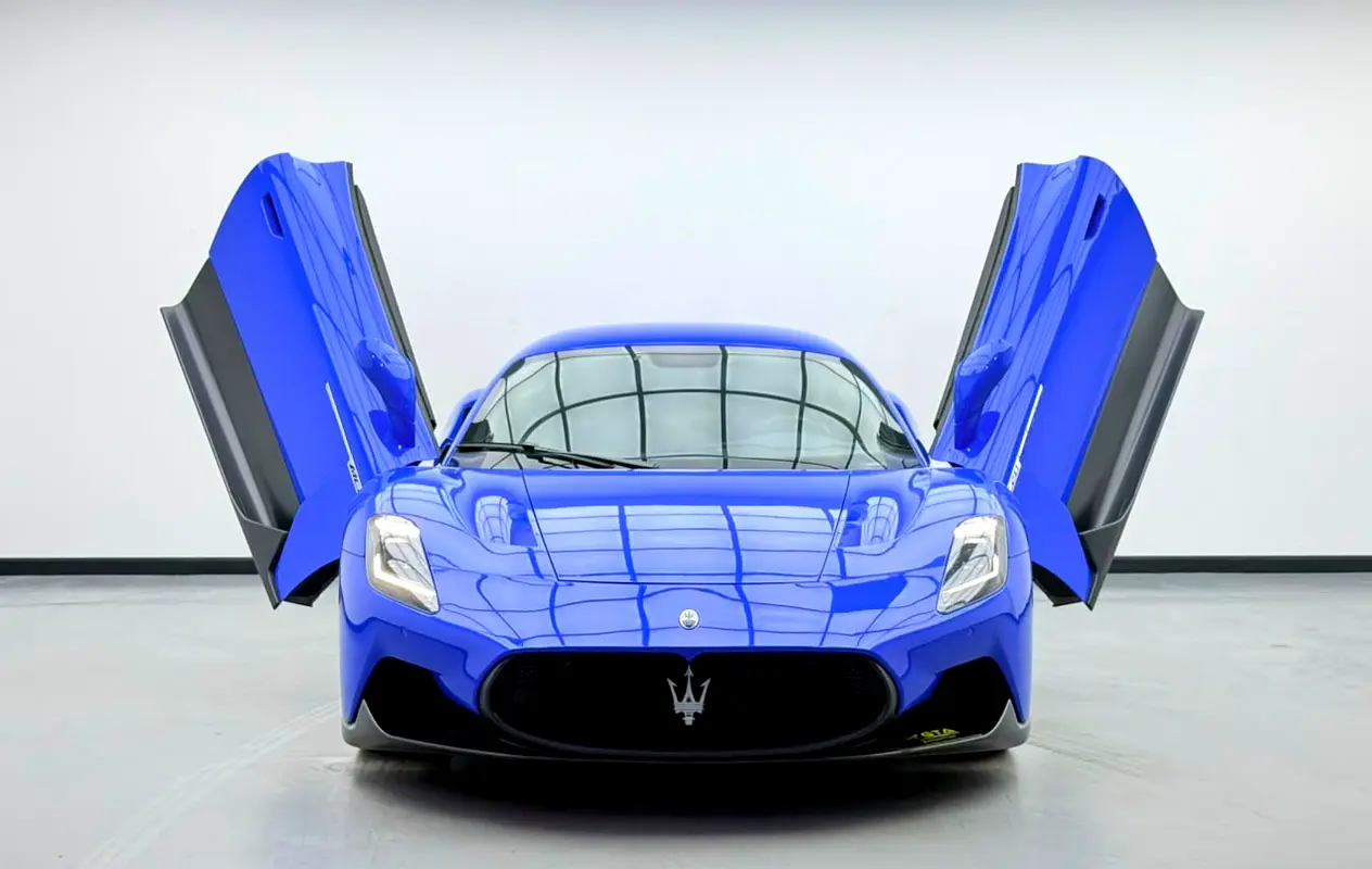 Maserati MC20, 2022 — фото 2 из 10