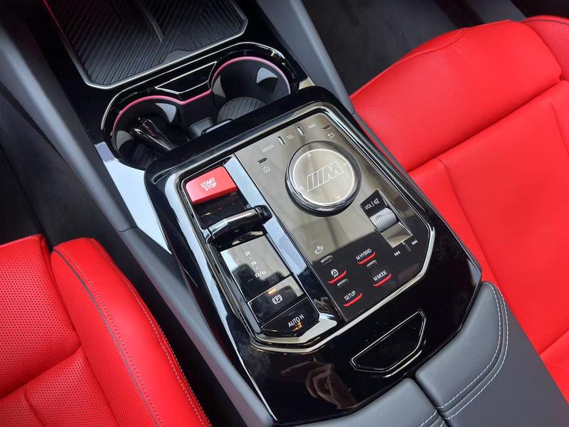 BMW M5 Hybrid, 2024 — фото 4 из 8