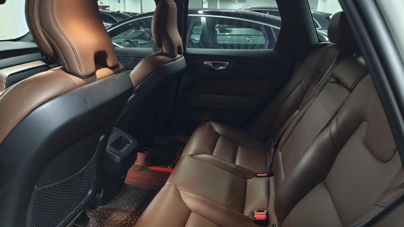Volvo XC60, 2023 — фото 11 из 12