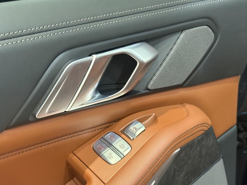 BMW X7, 2022 — фото 12 из 12