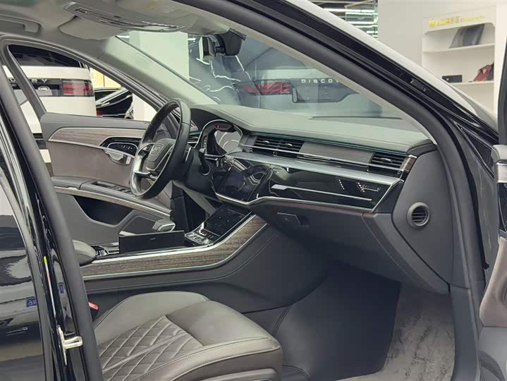 Audi A8, 2023 — фото 8 из 9
