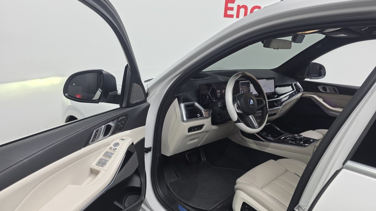 BMW X7, 2023 — фото 9 из 12