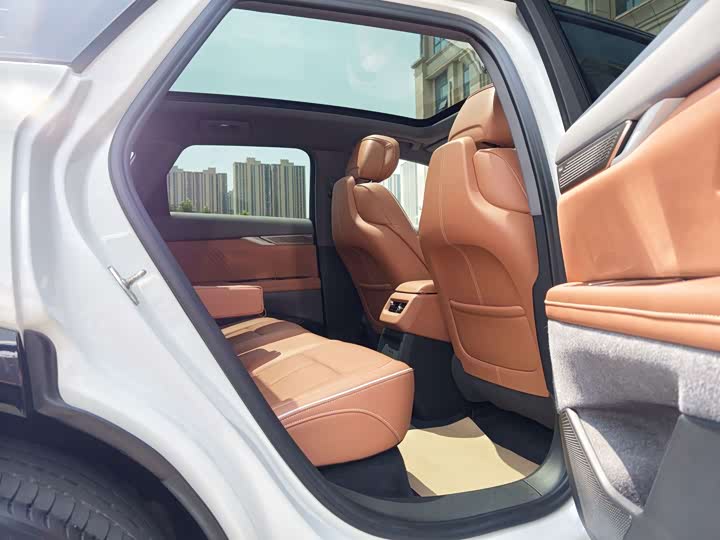 Cadillac Optiq, 2024 — фото 6 из 9