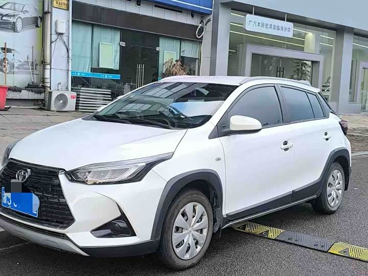 Toyota Yaris L Hatchback, 2022 — фото 3 из 9