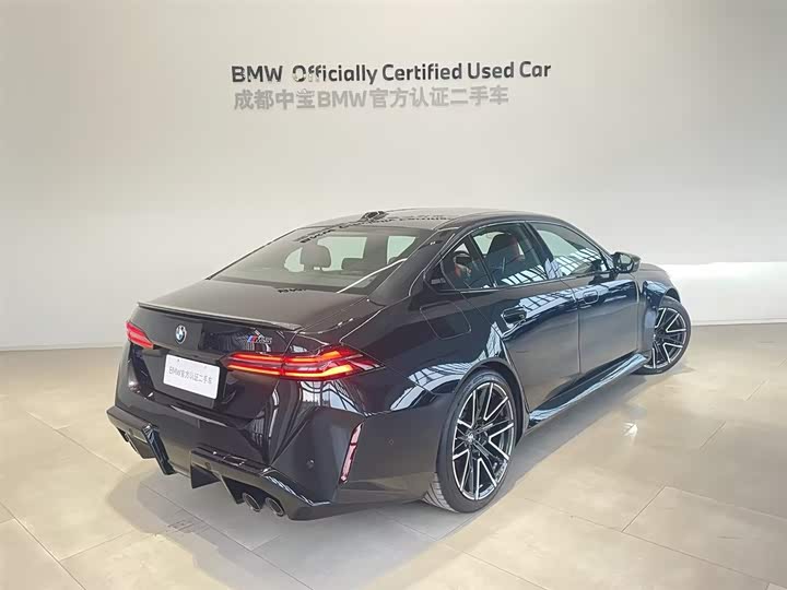 BMW M5 Hybrid, 2025 — фото 4 из 9
