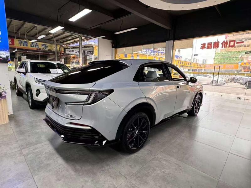 Honda e:NP2, 2025 — фото 4 из 12