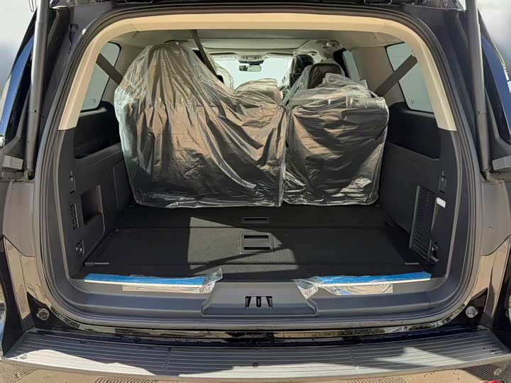 Lincoln Navigator, 2025 — фото 9 из 9