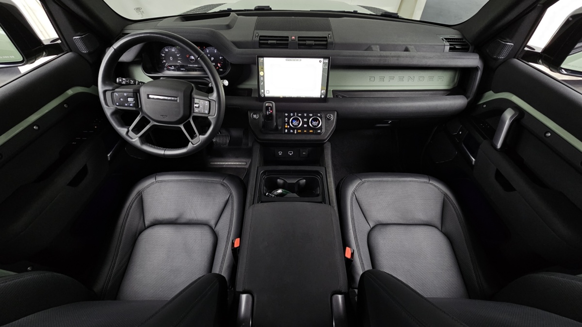 Land Rover Defender, 2023 — фото 6 из 12