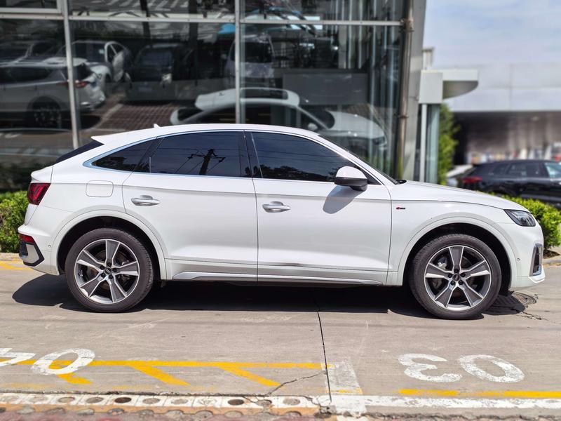 Audi Q5L Sportback, 2022 — фото 7 из 12