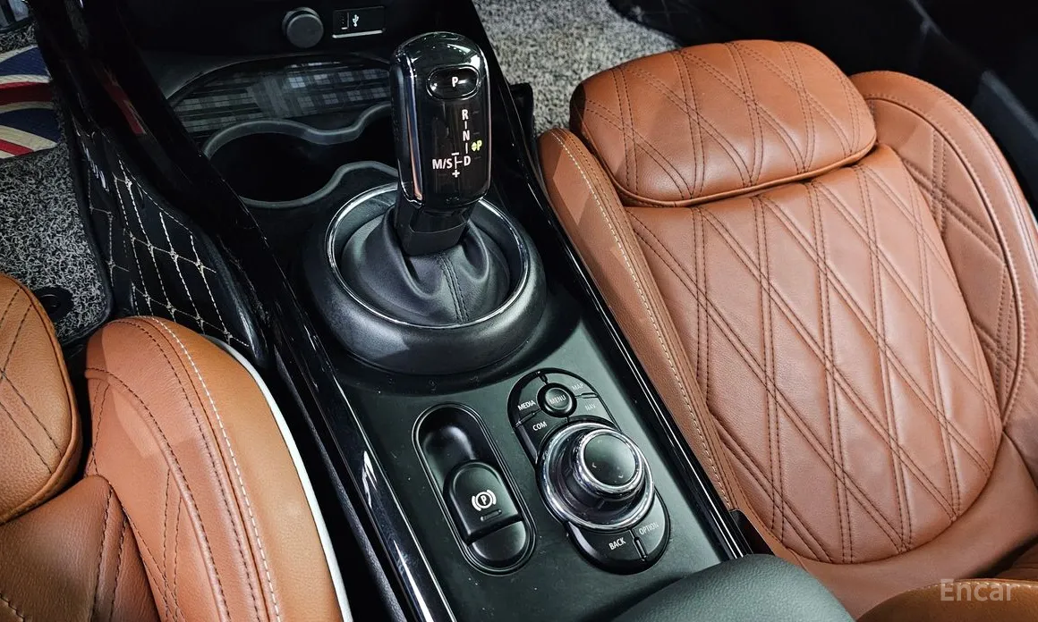 Mini Clubman, 2022 — фото 9 из 12