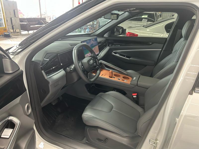 Geely Atlas, 2025 — фото 9 из 11