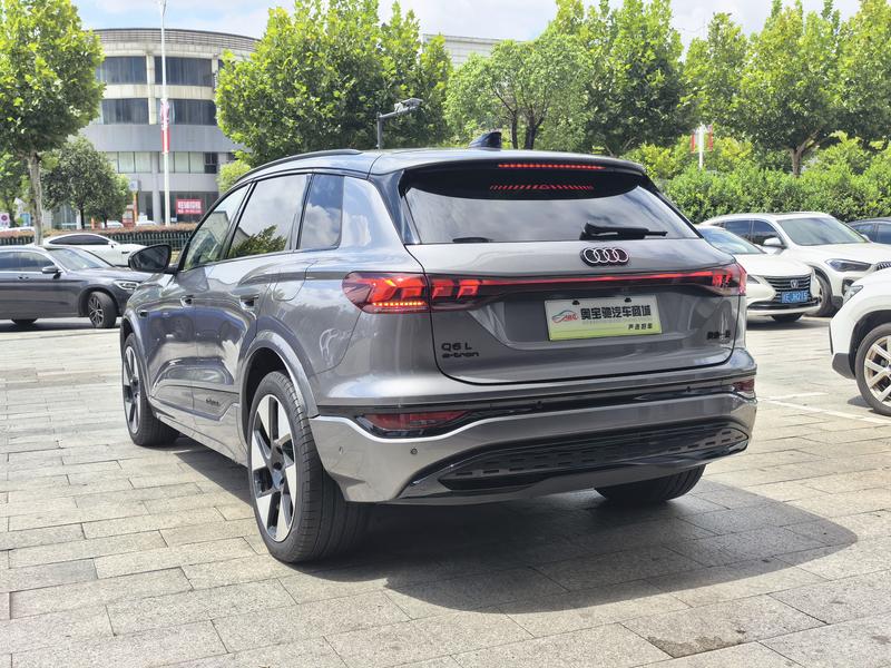 Audi Q6L e-tron, 2025 — фото 4 из 12