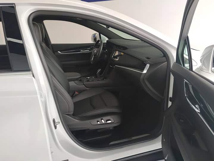 Cadillac XT5, 2023 — фото 8 из 9