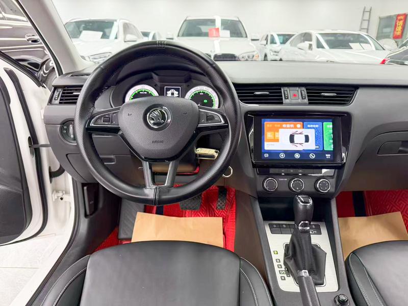 Skoda Octavia Pro, 2022 — фото 12 из 12