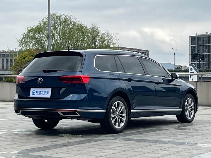 Volkswagen Passat Variant, 2022 — фото 3 из 9