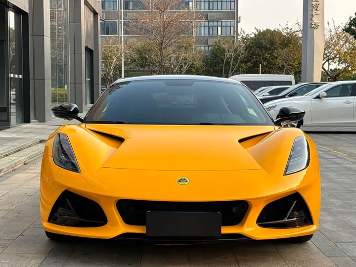 Lotus Emira, 2024 — фото 2 из 9