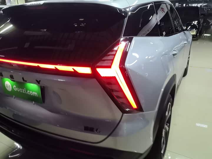Geely Atlas L, 2024 — фото 8 из 9
