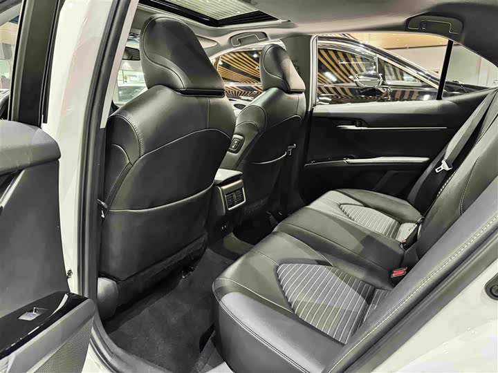 Toyota Camry, 2022 — фото 9 из 9