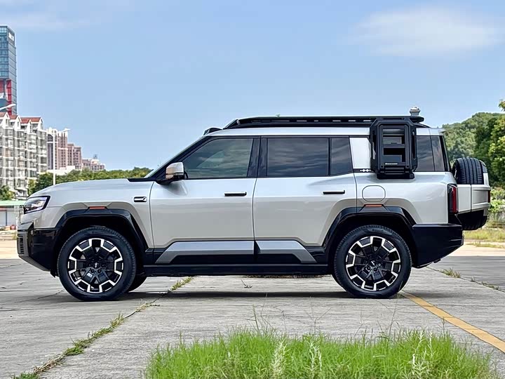 BYD FangChengBao Leopard 8, 2025 — фото 4 из 9