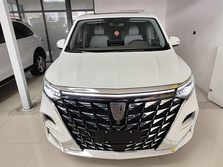 Roewe iMax 8 EV, 2025 — фото 3 из 9