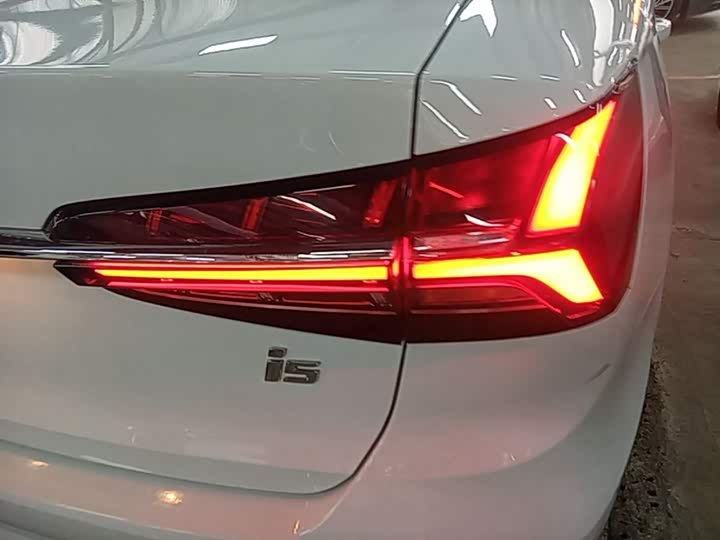 Roewe i5, 2023 — фото 8 из 9