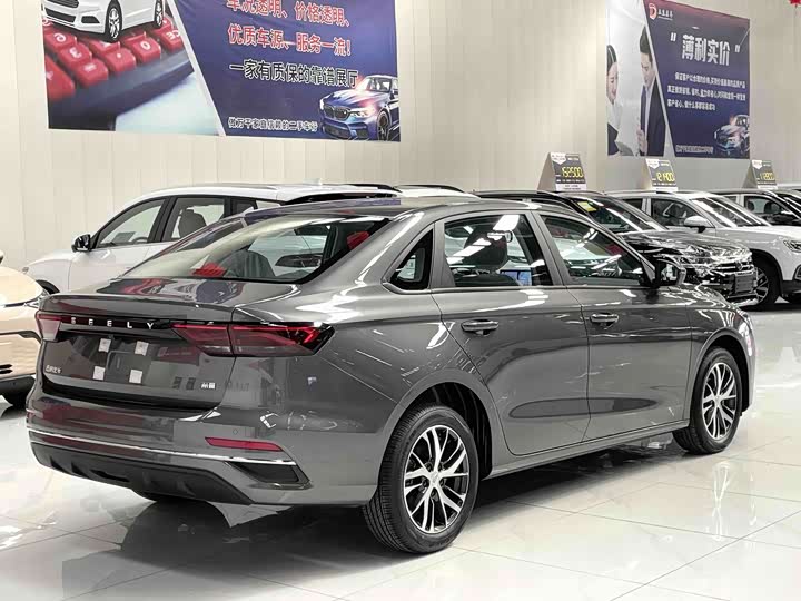 Geely Emgrand, 2025 — фото 6 из 9