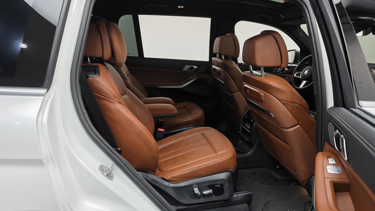 BMW X7, 2024 — фото 10 из 12