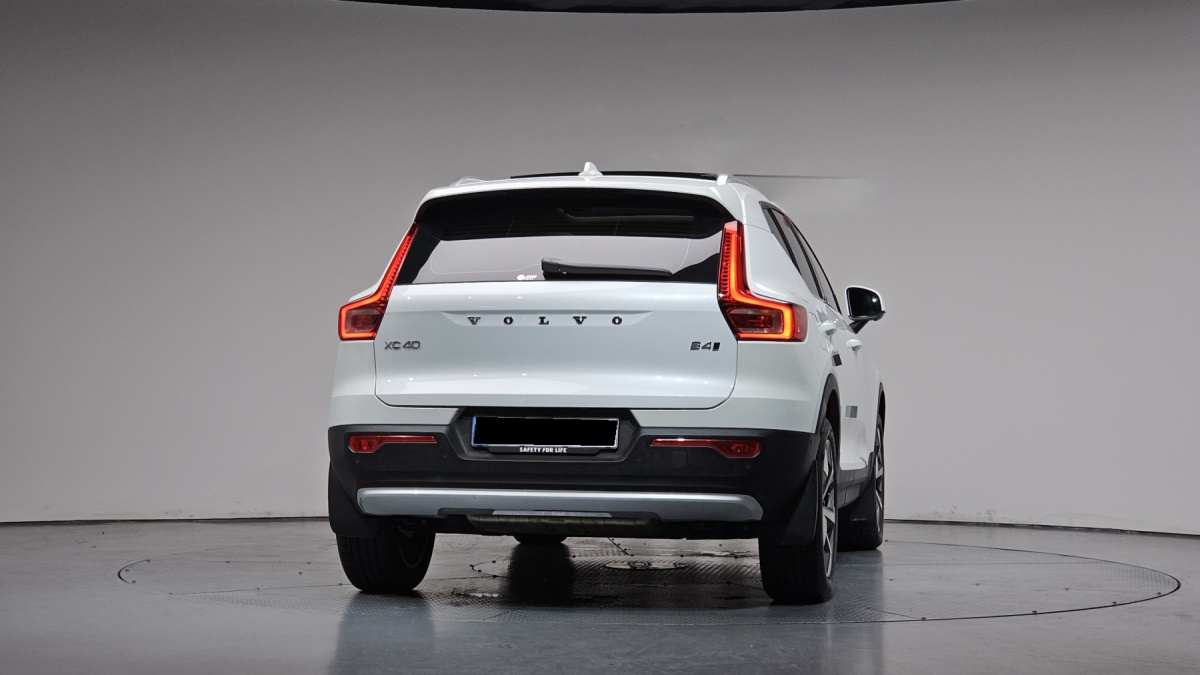 Volvo XC40, 2024 — фото 4 из 12
