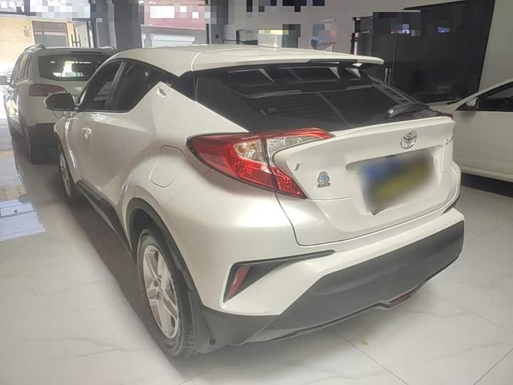 Toyota C-HR, 2023 — фото 5 из 9
