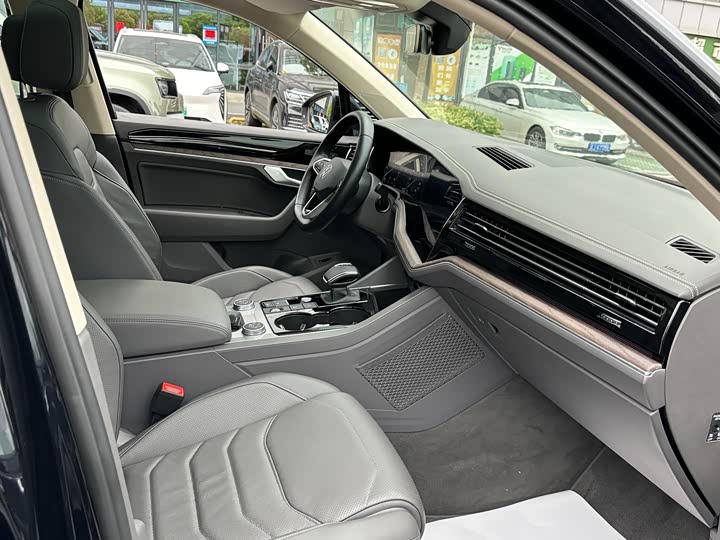 Volkswagen Touareg, 2021 — фото 7 из 9