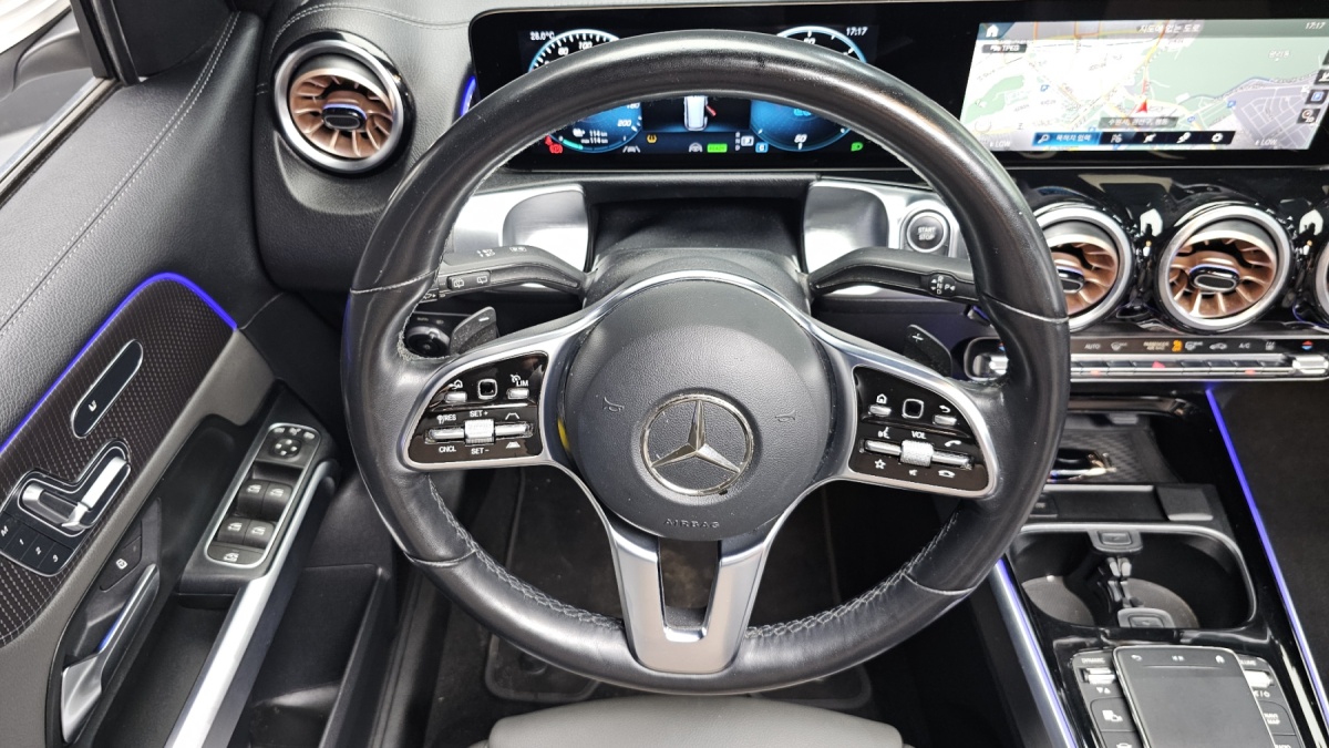 Mercedes-Benz EQB, 2023 — фото 11 из 12