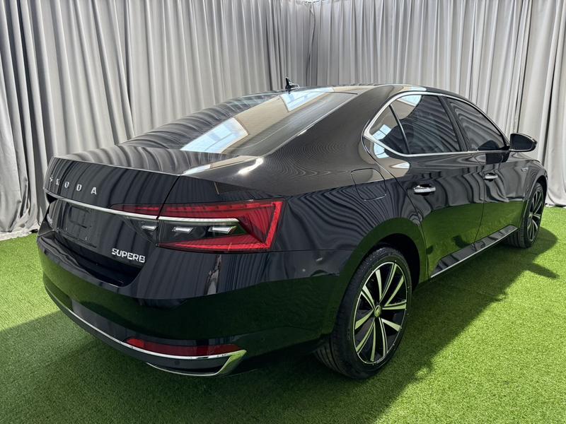 Skoda Superb, 2023 — фото 6 из 12
