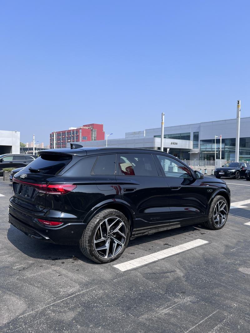 Audi Q6L e-tron, 2025 — фото 4 из 8
