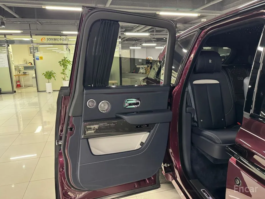 Rolls-Royce Cullinan, 2025 — фото 11 из 12