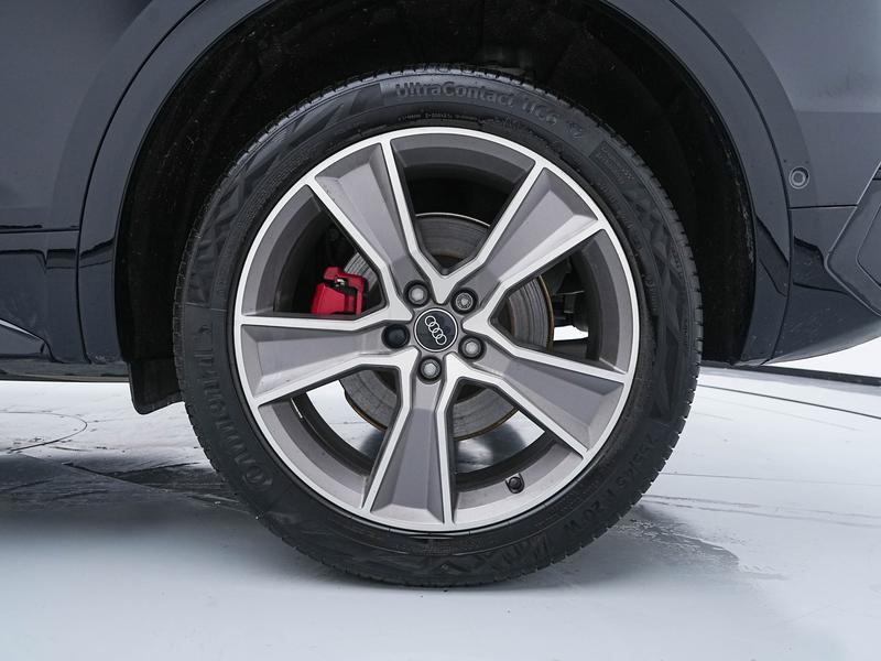 Audi Q5L Sportback, 2023 — фото 11 из 12