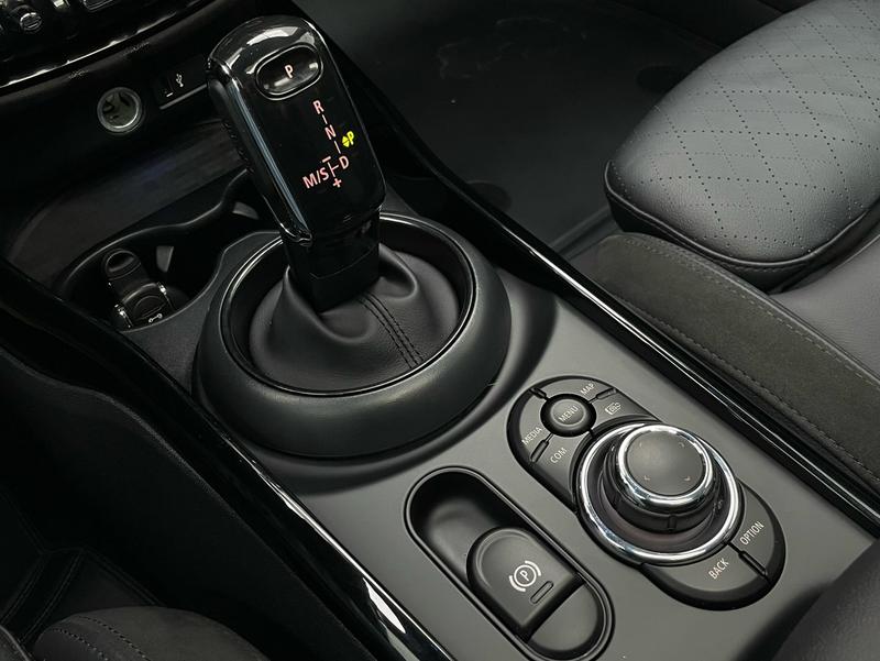Mini Clubman, 2023 — фото 10 из 12