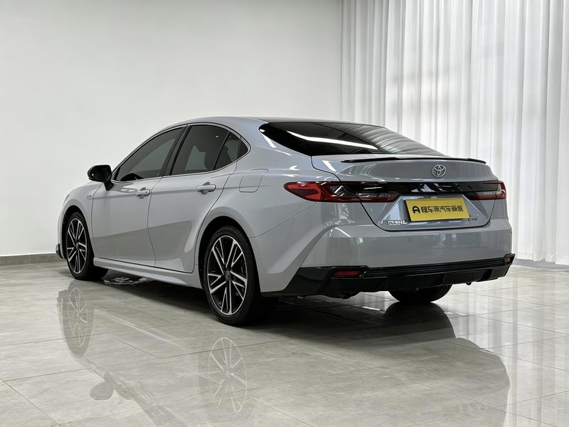 Toyota Camry, 2024 — фото 5 из 12