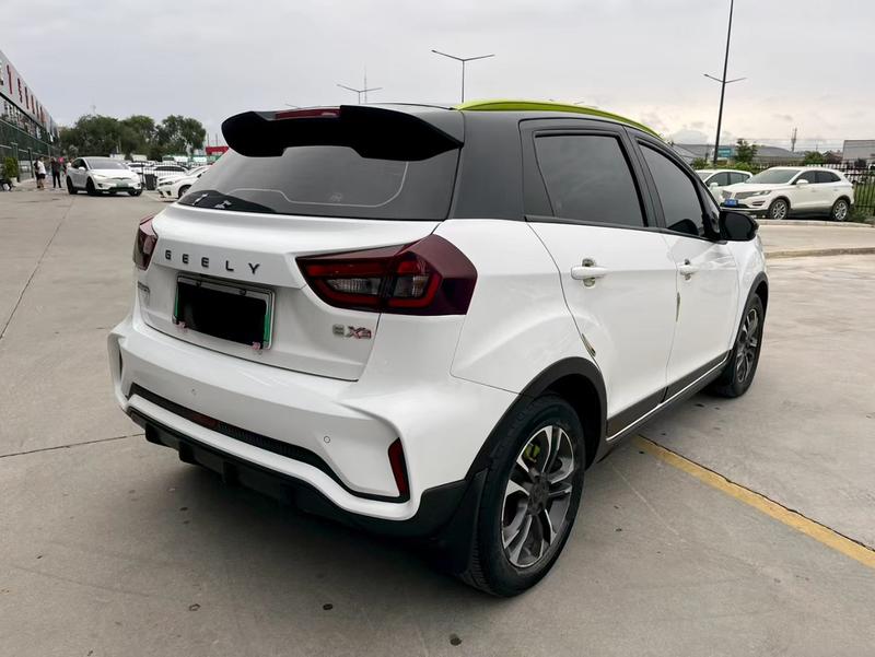 Geely Geometry EX3, 2021 — фото 6 из 10