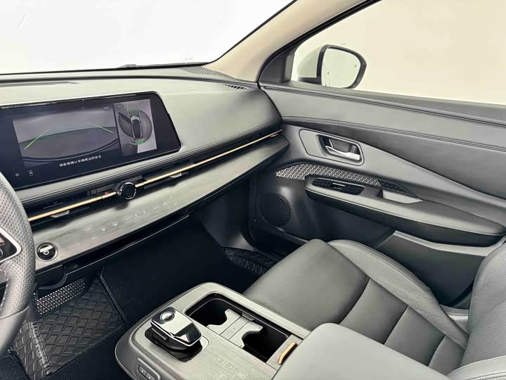 Nissan Ariya EV, 2023 — фото 5 из 9