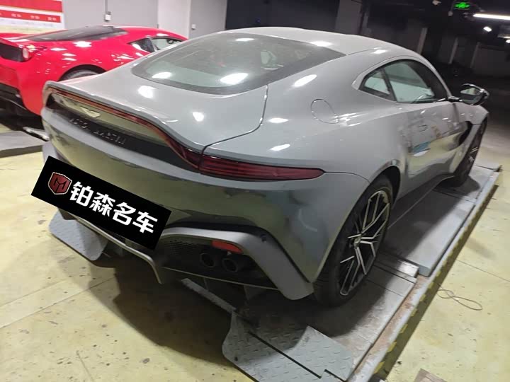 Aston Martin V8 Vantage, 2021 — фото 2 из 5