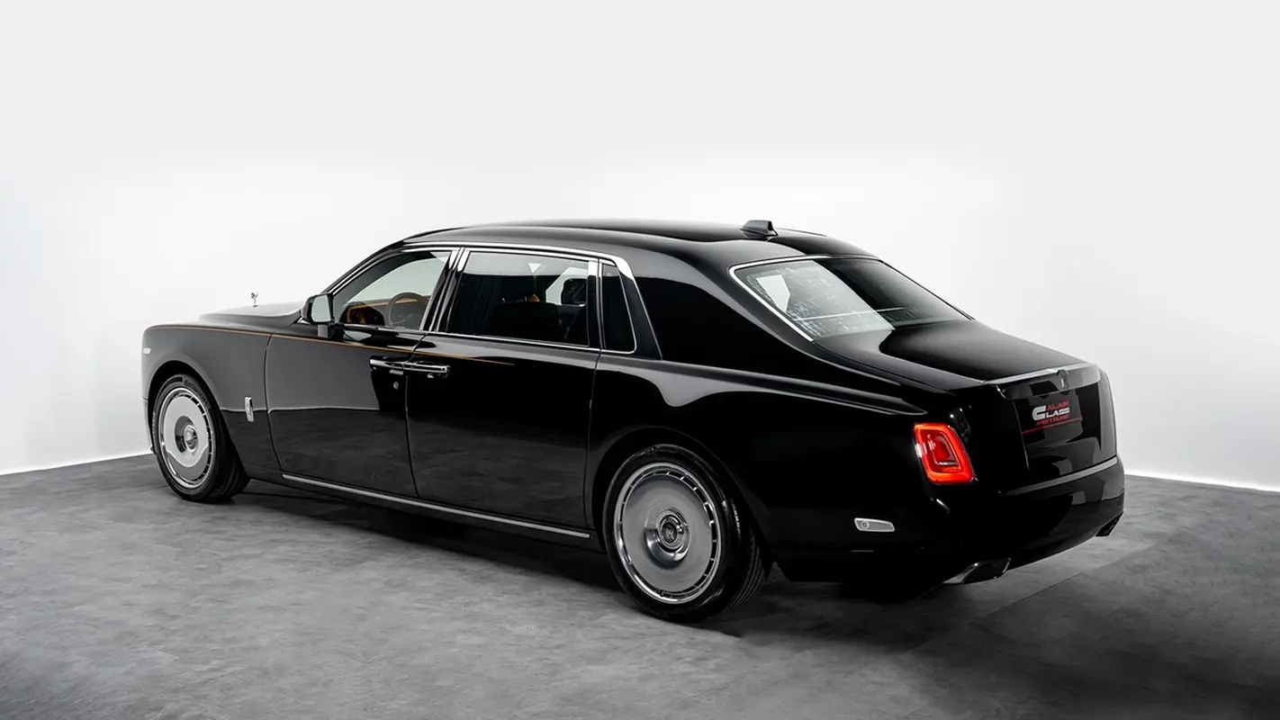 Rolls-Royce Phantom, 2026 — фото 2 из 10