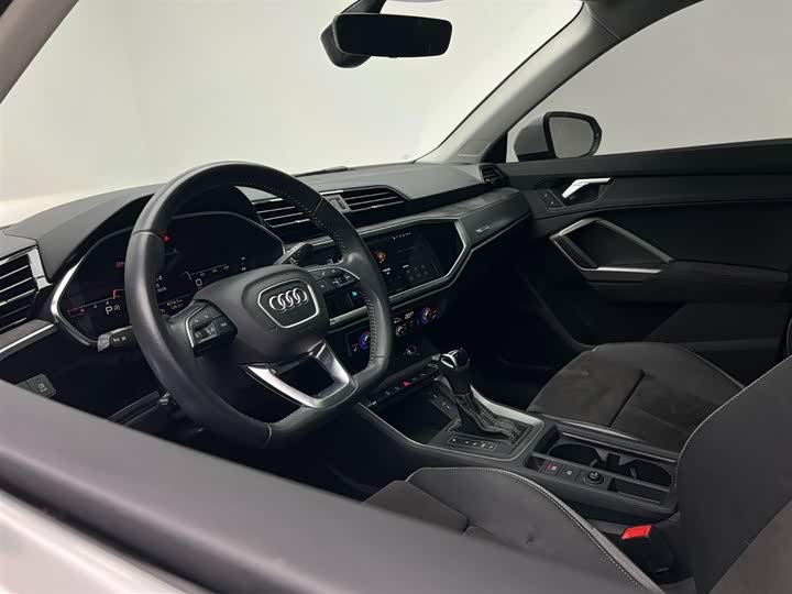 Audi Q3, 2021 — фото 8 из 9