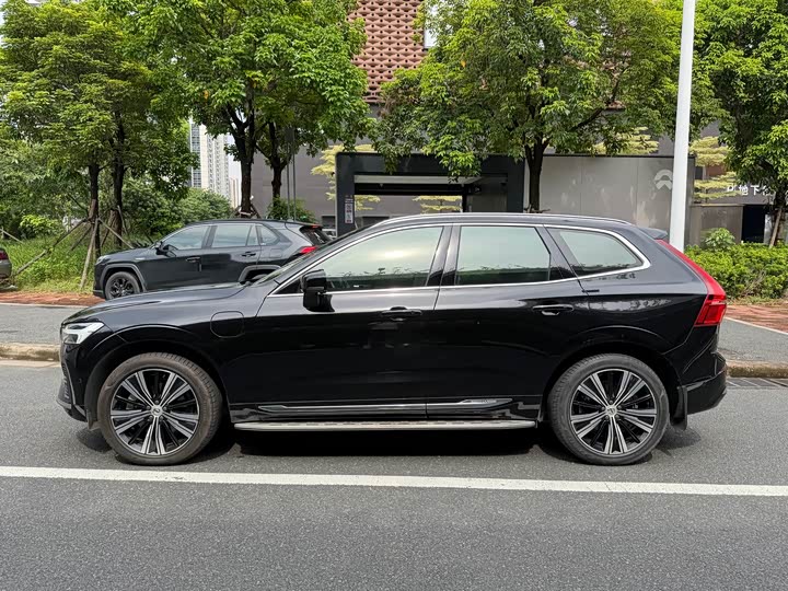 Volvo XC60 Hybrid, 2021 — фото 6 из 9