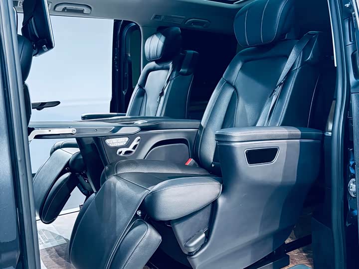Mercedes-Benz V-Class, 2022 — фото 9 из 9